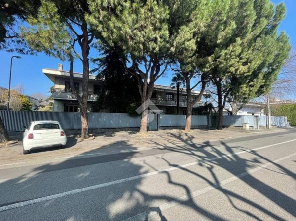 capannone in vendita a Castellanza