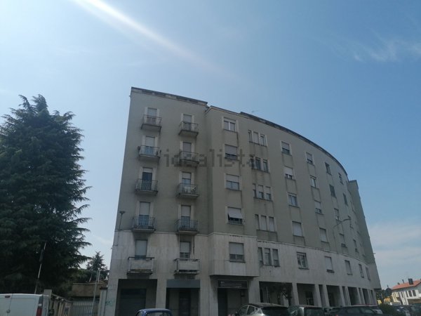 ufficio in vendita a Castellanza in zona Buon Gesù