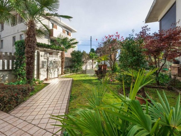 casa indipendente in vendita a Castellanza