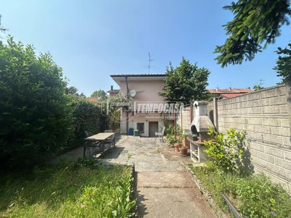 casa indipendente in vendita a Castellanza