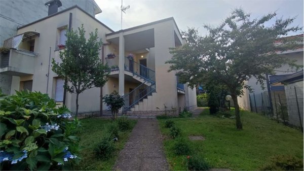 appartamento in vendita a Castellanza in zona Castegnate