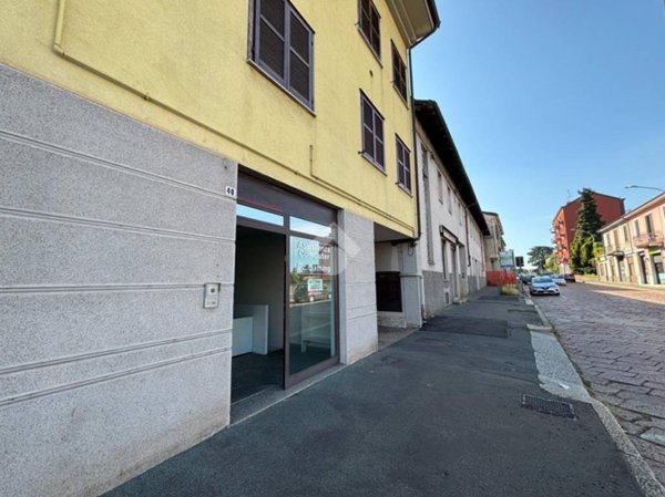 negozio in vendita a Castellanza in zona Castegnate