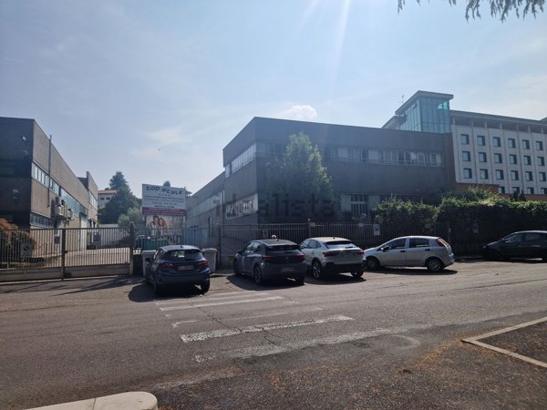 capannone in vendita a Castellanza