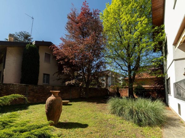 casa indipendente in vendita a Castellanza