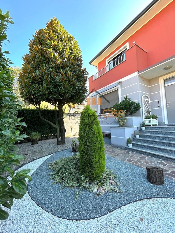 casa indipendente in vendita a Castellanza