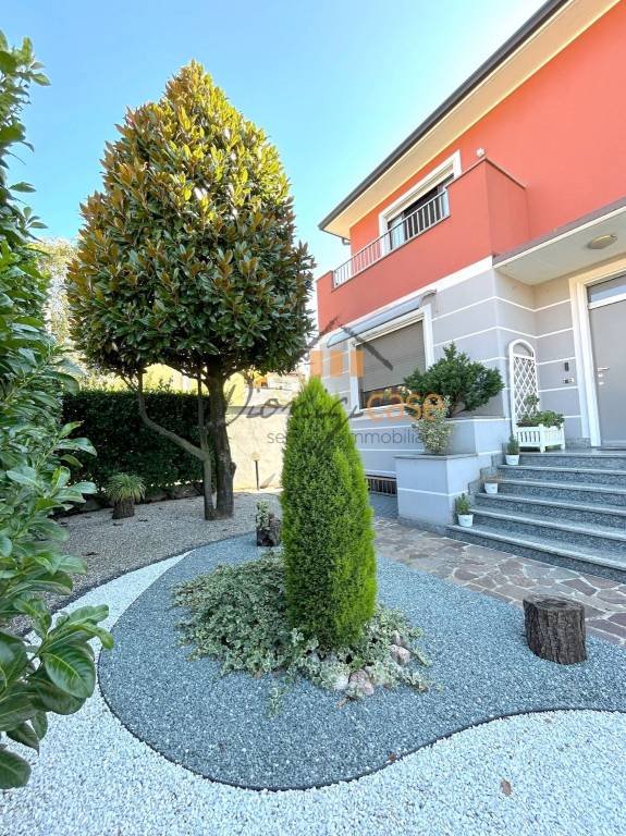 casa indipendente in vendita a Castellanza