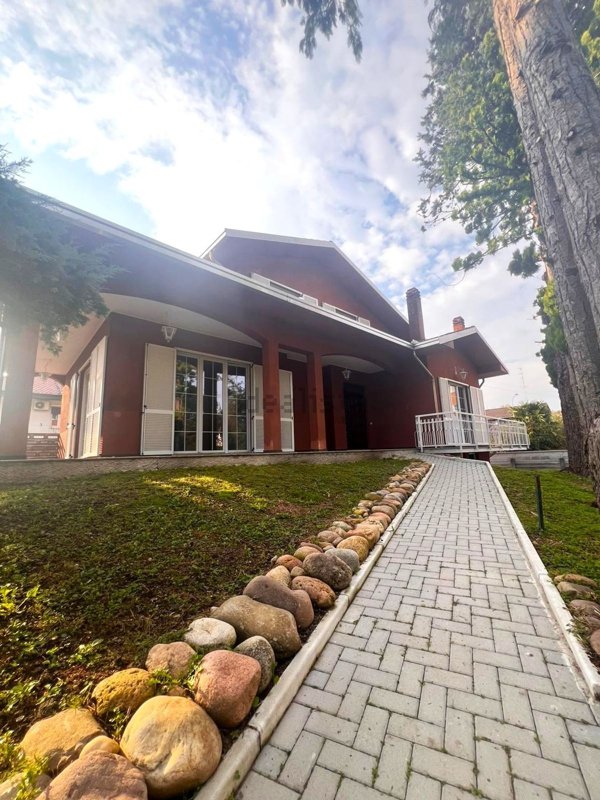 casa indipendente in vendita a Castellanza