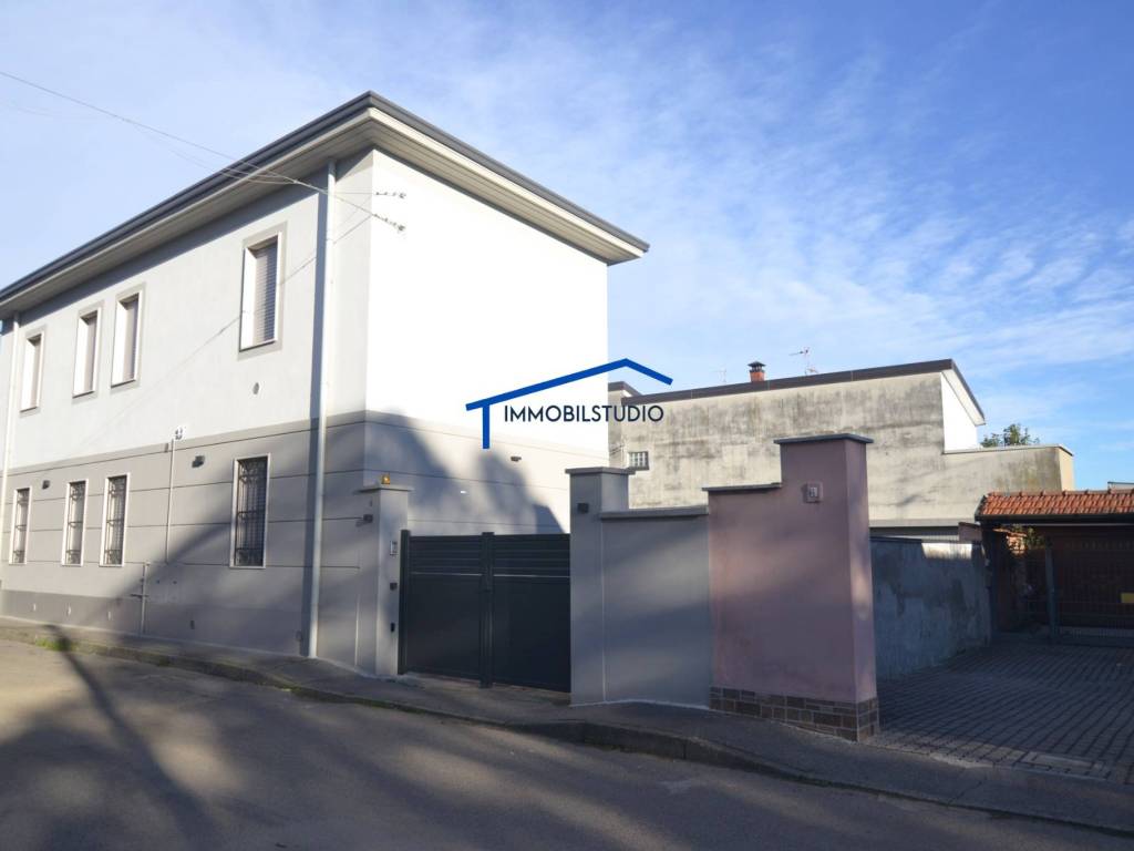 casa indipendente in vendita a Castellanza