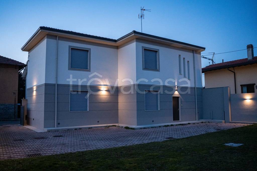 casa indipendente in vendita a Castellanza