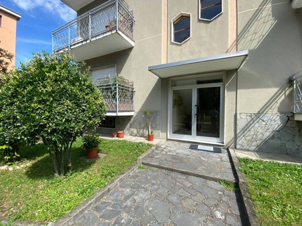 appartamento in vendita a Castellanza in zona Castegnate