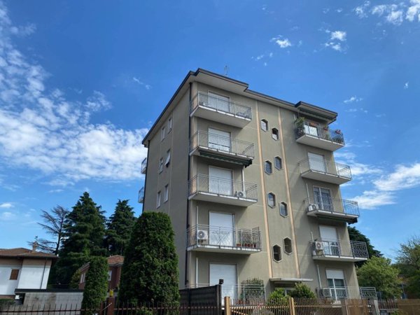 appartamento in vendita a Castellanza in zona Castegnate