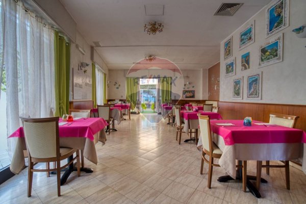 negozio in vendita a Castellanza