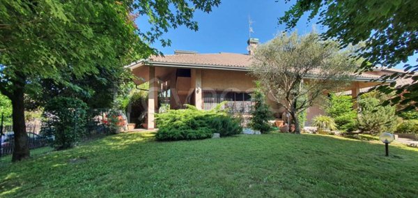 casa indipendente in vendita a Castellanza