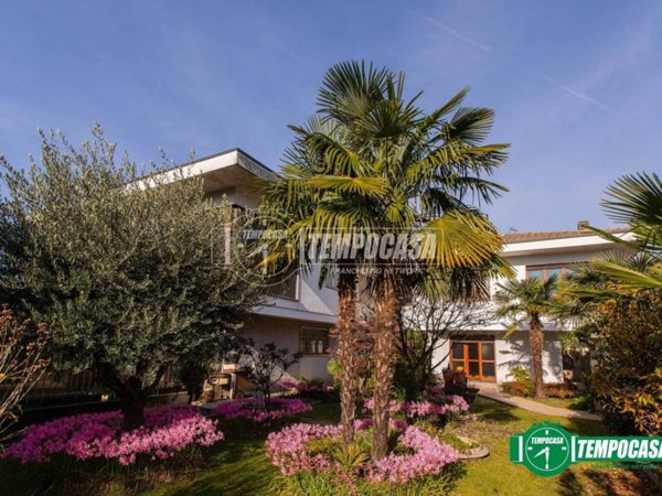 casa indipendente in vendita a Castellanza