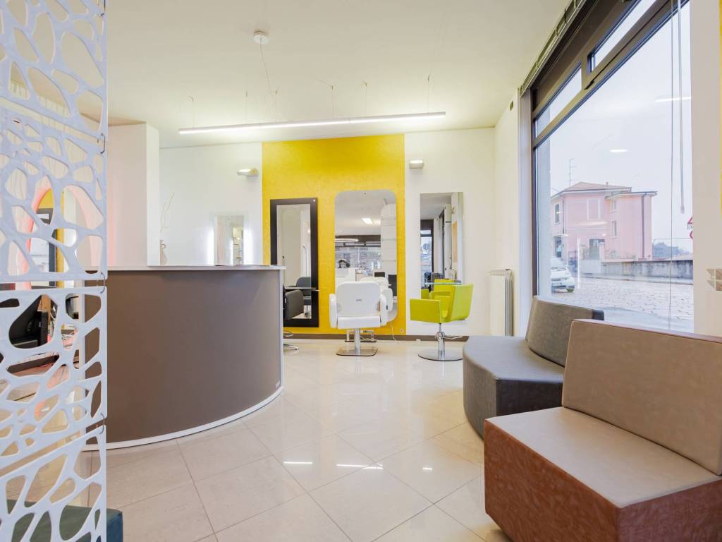 negozio in vendita a Castellanza