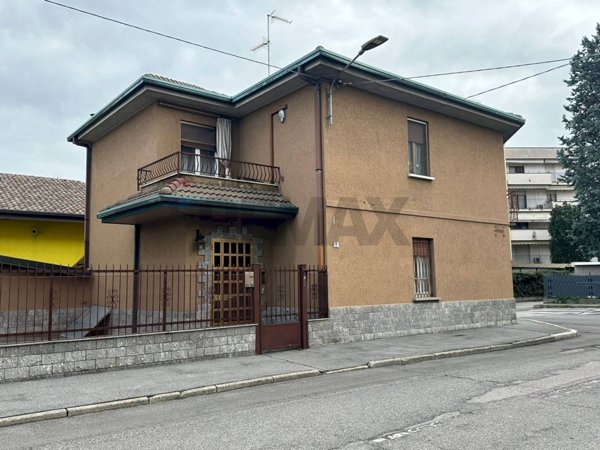 casa indipendente in vendita a Castellanza