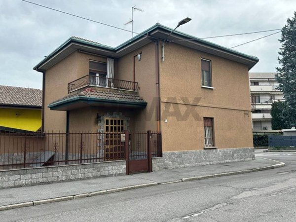 casa indipendente in vendita a Castellanza