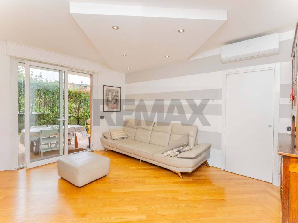 appartamento in vendita a Castellanza in zona Castegnate