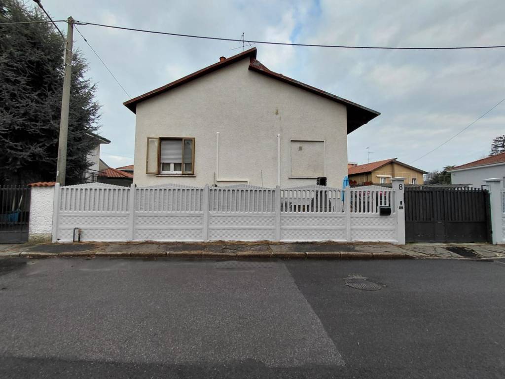 casa indipendente in vendita a Castellanza