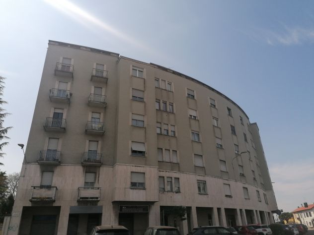 negozio in vendita a Castellanza in zona Buon Gesù