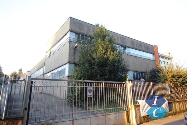 capannone in vendita a Castellanza