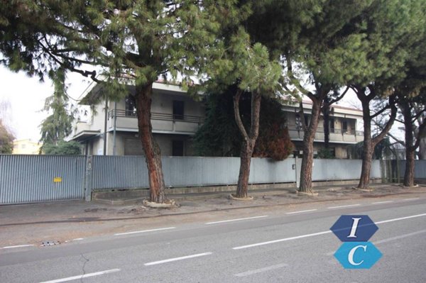 locale commerciale in vendita a Castellanza