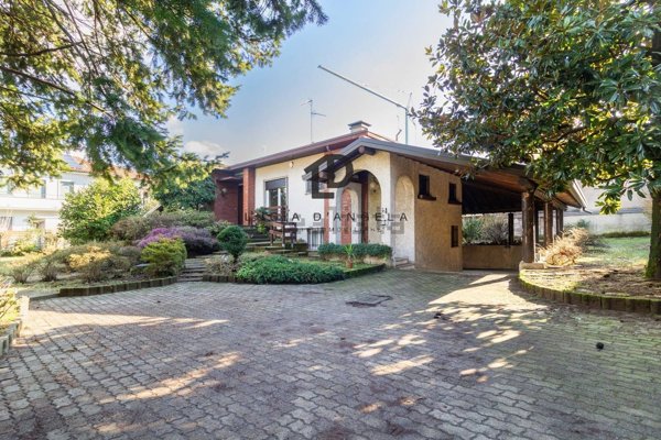 casa indipendente in vendita a Castellanza