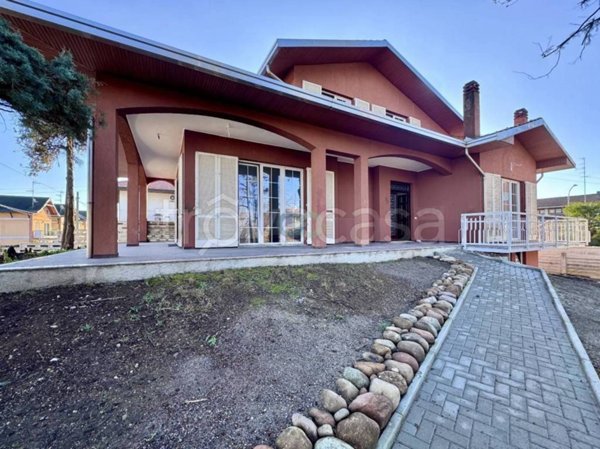 casa indipendente in vendita a Castellanza