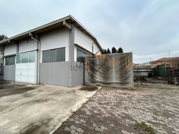 locale commerciale in vendita a Castellanza