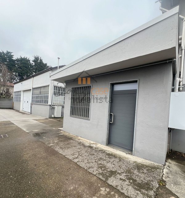 locale commerciale in vendita a Castellanza