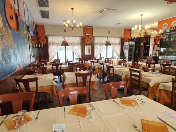 negozio in vendita a Castellanza