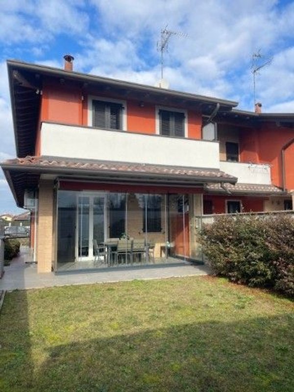 casa indipendente in vendita a Castellanza