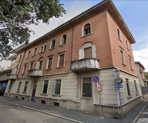 locale commerciale in vendita a Castellanza