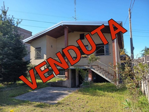 casa indipendente in vendita a Castellanza