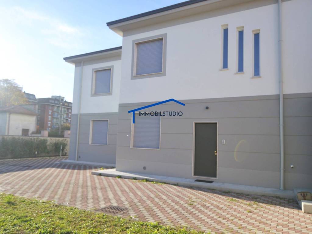 casa indipendente in vendita a Castellanza