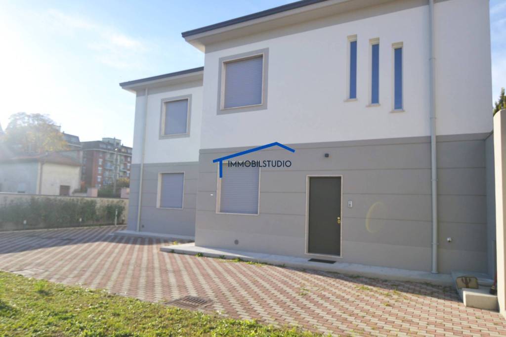 casa indipendente in vendita a Castellanza