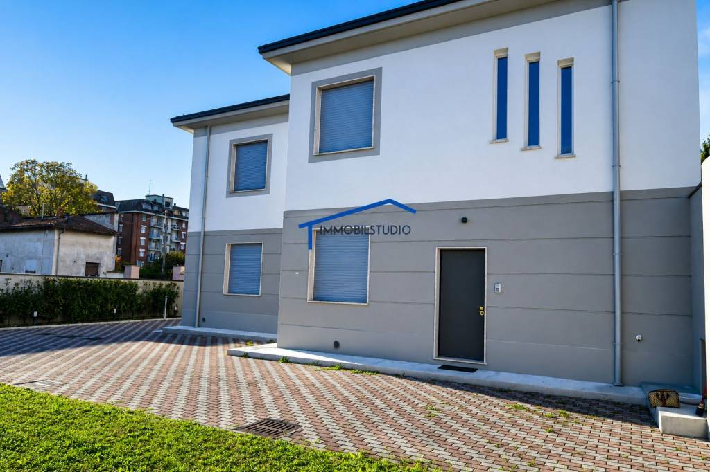 casa indipendente in vendita a Castellanza