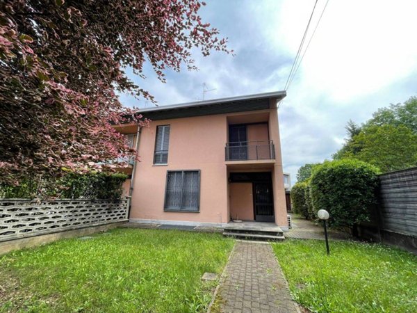 casa indipendente in vendita a Castellanza