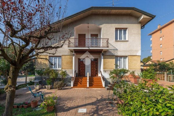 casa indipendente in vendita a Castellanza in zona Buon Gesù