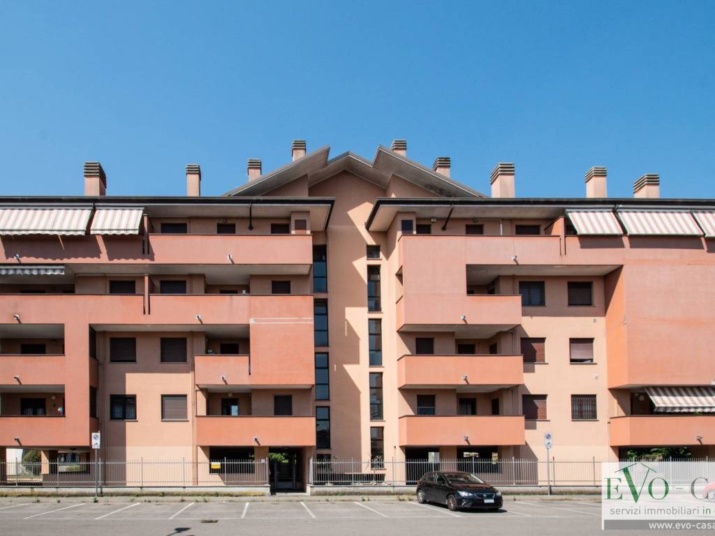 appartamento in vendita a Castellanza in zona Castegnate