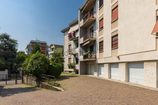 appartamento in vendita a Castellanza in zona Castegnate