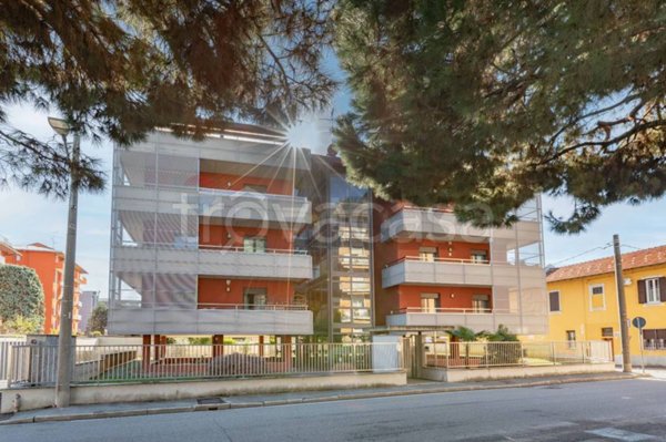 appartamento in vendita a Castellanza in zona Castegnate