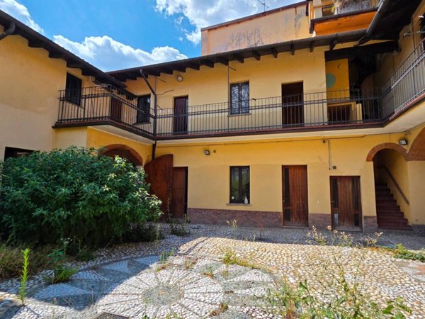 appartamento in vendita a Castellanza in zona Castegnate