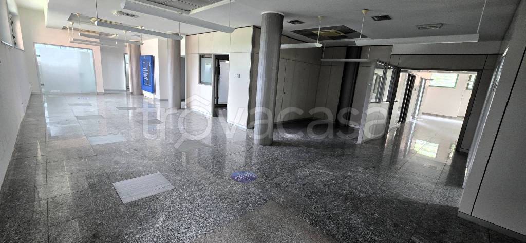 ufficio in vendita a Castellanza in zona Castegnate