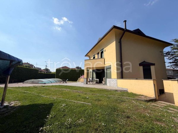 casa indipendente in vendita a Castellanza in zona Castegnate