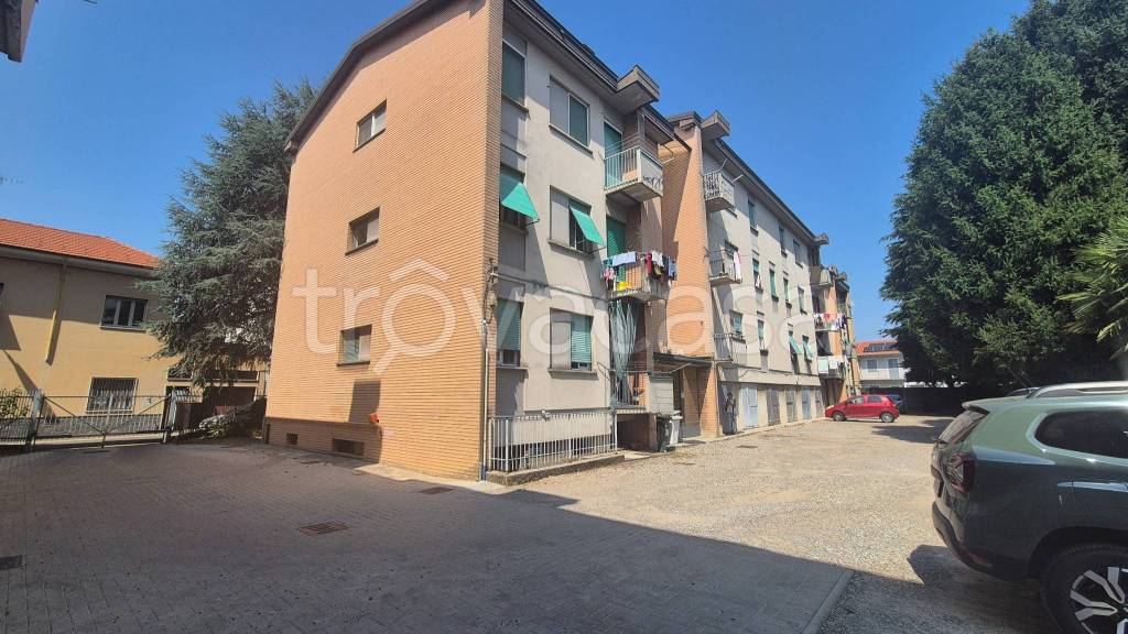 appartamento in vendita a Castellanza in zona Castegnate