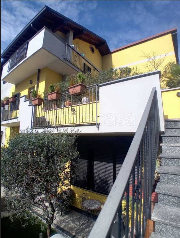 appartamento in vendita a Castellanza in zona Castegnate