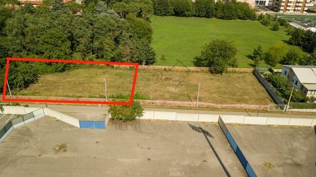 terreno in vendita a Castellanza in zona Buon Gesù