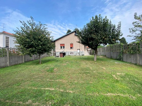casa indipendente in vendita a Castellanza in zona Buon Gesù