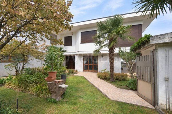 casa indipendente in vendita a Castellanza